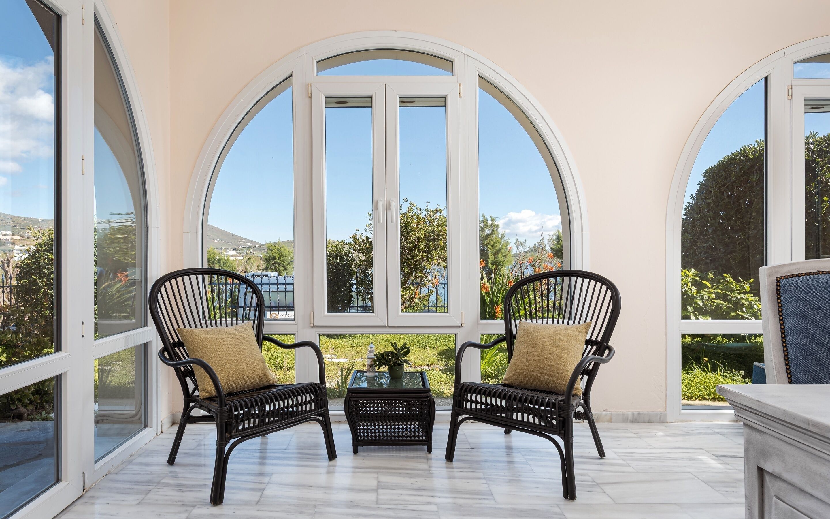 Exclusive Villa, Balcony, Sea View | Living area | 45-inch Smart TV with satellite channels