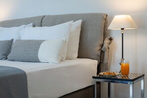 华丽别墅, 阳台, 海景 | 埃及棉床单、高档床上用品、记忆海绵床垫、特色装修