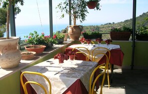 Luokittelematon kuva, 3 kautta 22, painike