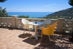 Unclassified image, 2 of 41, button - San Michele - 10 - Bungalow with Sea View Window, Wi-Fi and Air Conditioning (Mattinata)