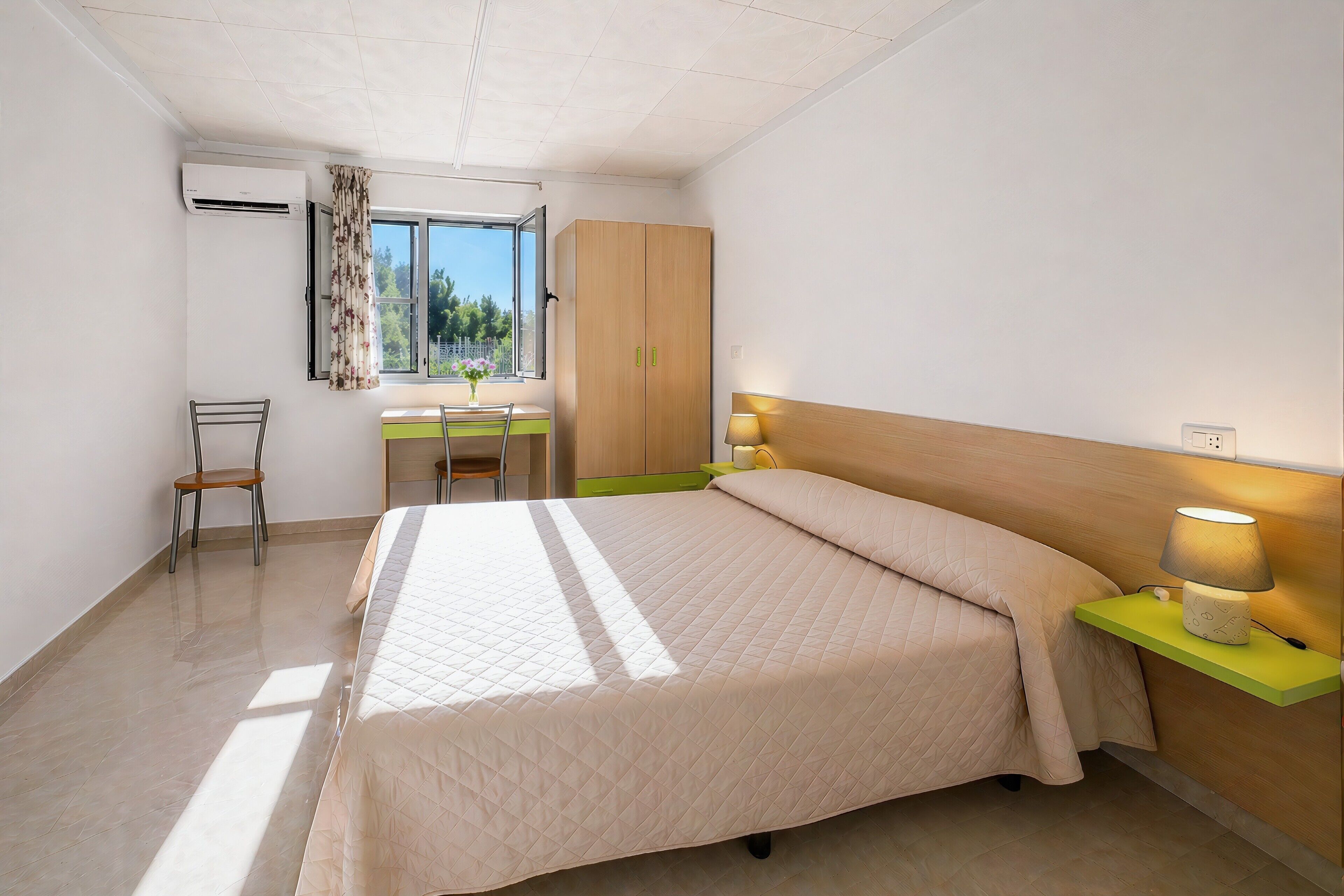 1 camera, Wi-Fi, lenzuola