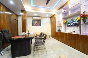 Unclassified image, 3 of 14, button - Saharsh Banquet Hall And Hotels  (Patna)