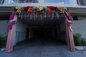 Exterior detail - Saharsh Banquet Hall And Hotels  (Patna)