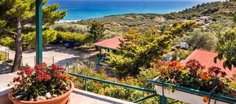 San Michele - 3 - Bungalow with Sea View Window, Wi-Fi, and Air Conditioning