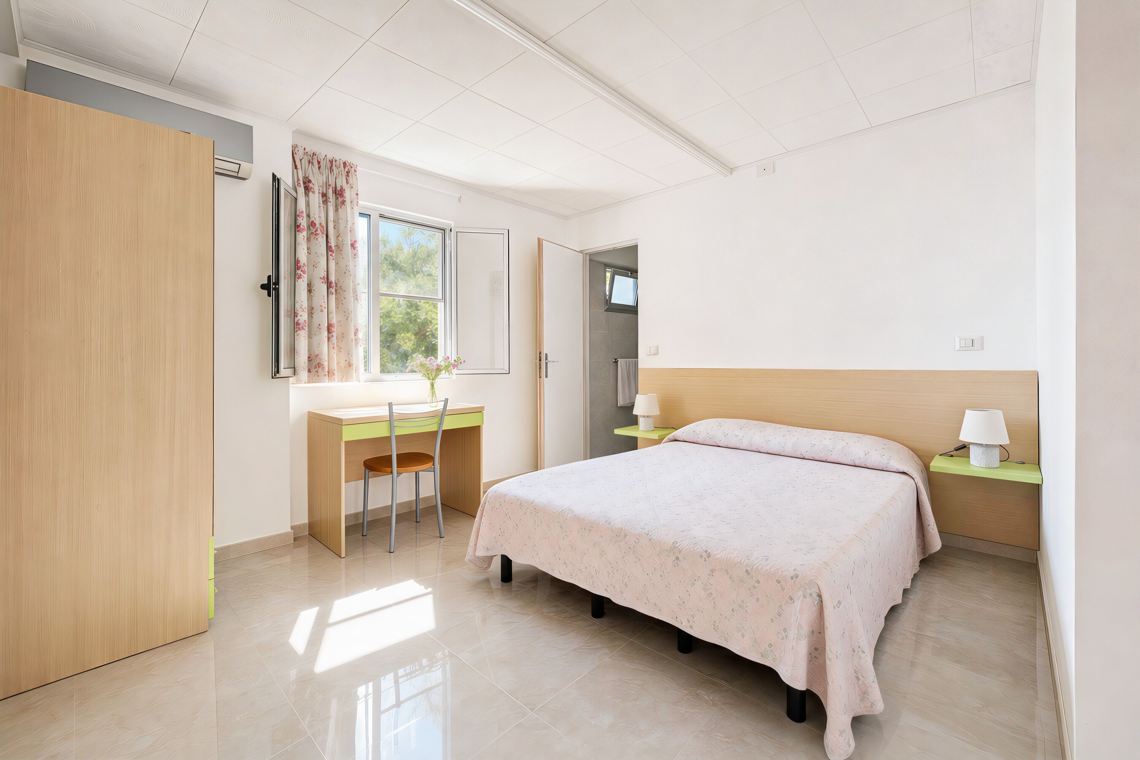 1 bedroom, WiFi, bed sheets