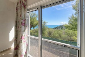 Interior - San Michele - 10 - Bungalow with Sea View Window, Wi-Fi and Air Conditioning (Mattinata)