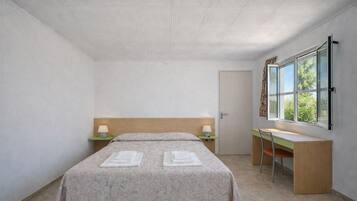 1 habitación, wifi y ropa de cama