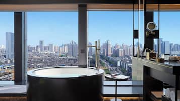 SEYA 270° Panoramic Suite with Bathtub (100-inch Projector, Bose Sound) | View from room