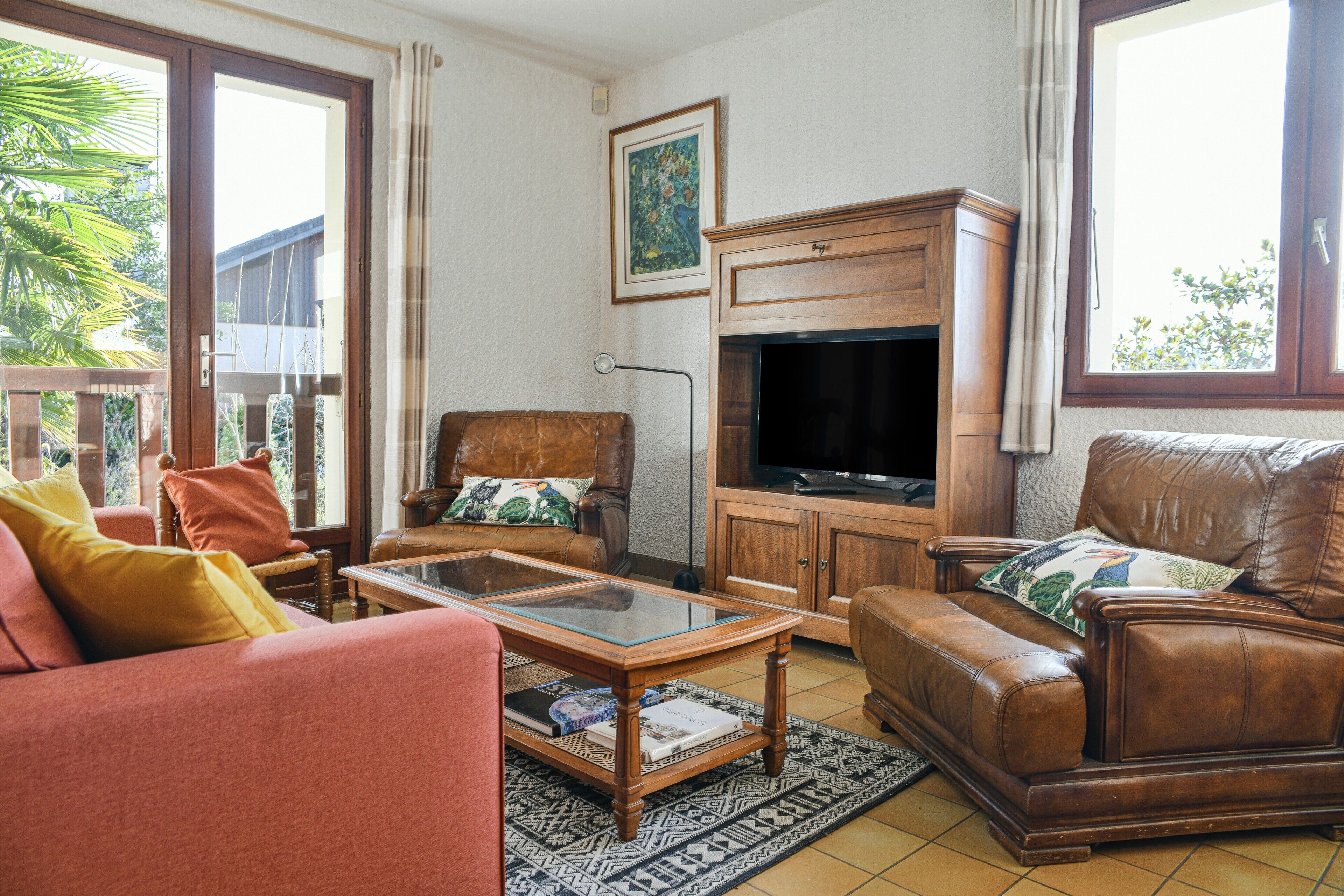 TV, fireplace, stereo