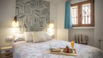 Strygejern/strygebræt, internetforbindelse, sengetøj