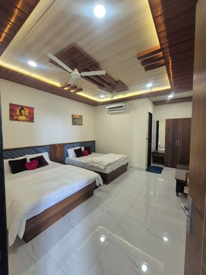 Family Room - Royal Hotel (Begun)