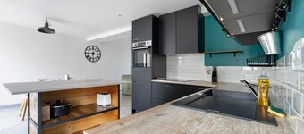 Townhouse with Garden for 6, Private Terrace and Wi-Fi