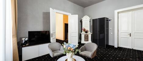 Suite, 2 Bedrooms | Living area