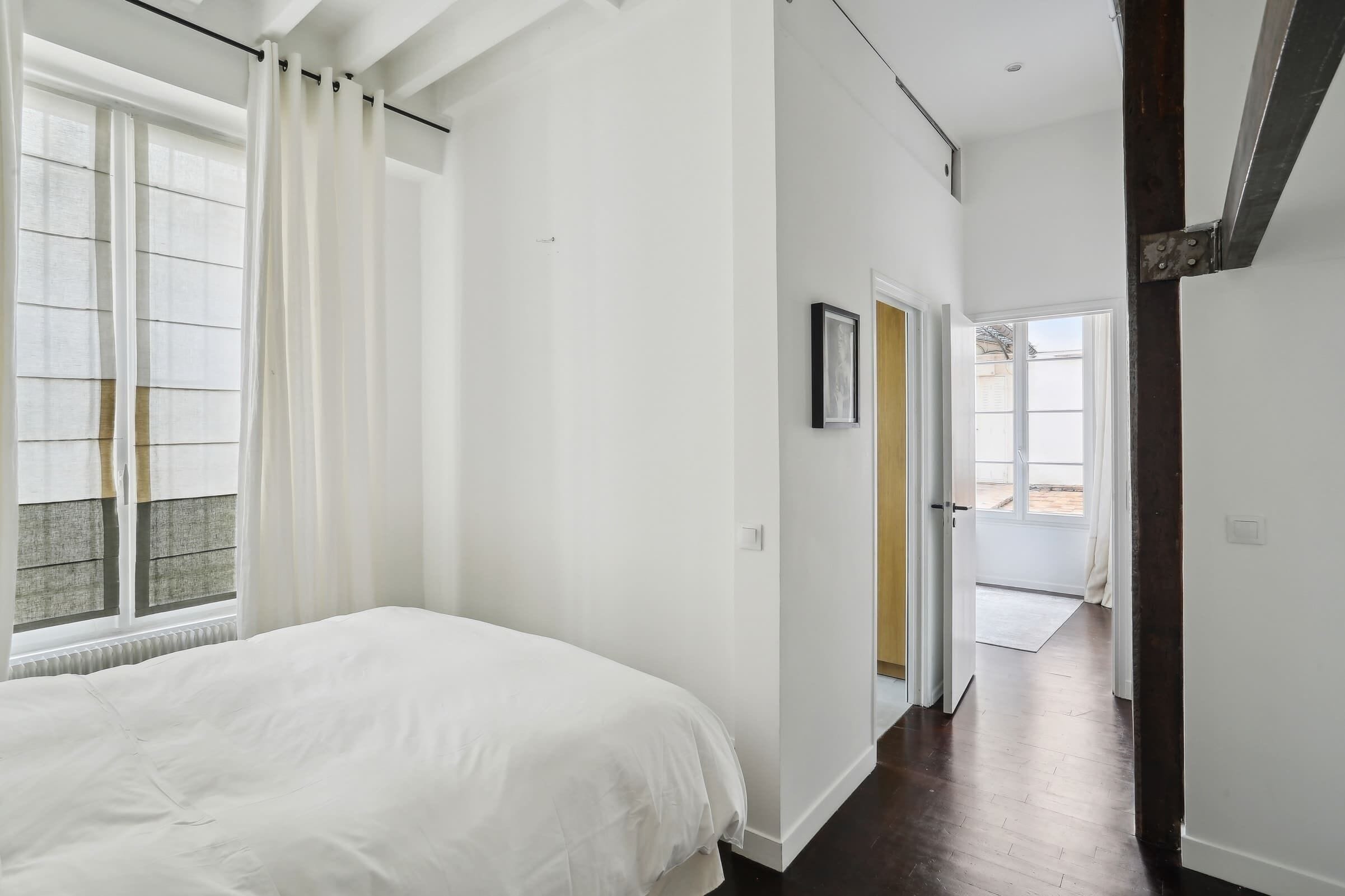 2 Schlafzimmer, Schreibtisch, Bügeleisen/Bügelbrett, Reisekinderbett