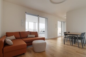 Living area - GuestHost - Spacious and modern 75 square meters apartment, perfect for six people, located on the fifth floor of a building with an elevator (NOT accessible to guests with disabilities).The property is located in a quiet area, allowing our guests to exp (Milan)