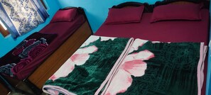 Phòng 3 | Truy cập Internet không dây miễn phí, bộ trải giường 