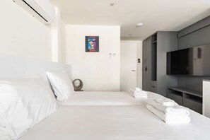 Unclassified image, 4 of 21, button - Stylish studio with French balcony n the heart of Breda city center (Breda)