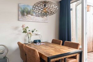 Dining - Stylish studio with terrace in the heart of Breda city center (Breda)