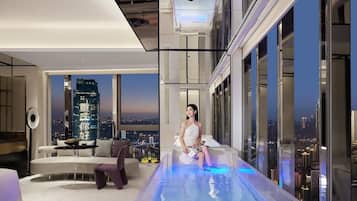 Deluxe Suite, Hot Tub, River View | Pemandangan dari bilik