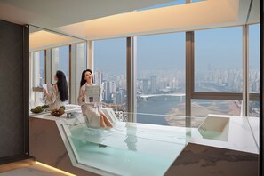 In-room safe, blackout curtains, soundproofing, iron/ironing board - SEYA Panoramic Hotel - Chongqing Jiefangbei Raffles Plaza - Managed by SEYA GROUP (Chongqing)