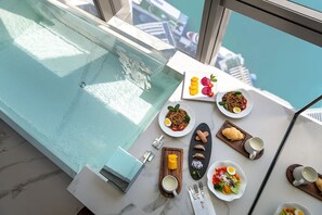 Se ofrece un desayuno inglés todos los días (por un coste adicional)