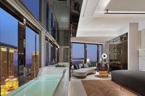 Suíte luxo, vista para a cidade | Cofres nos quartos, cortinas blackout, quartos à prova de som