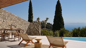 Deluxe Studio Suite, Sea View | Terrace/patio