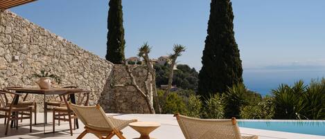 Deluxe Studio Suite, Sea View | Terrace/patio