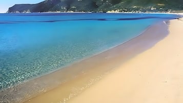 Una spiaggia nelle vicinanze
