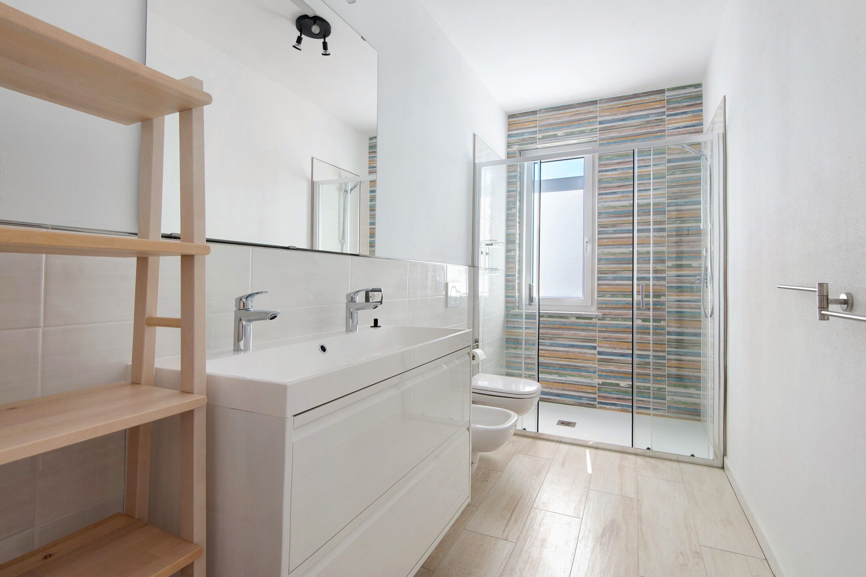 Shower, towels