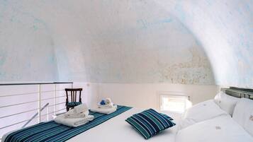 Deluxe Double Room | Minibar, blackout drapes, iron/ironing board, free cribs/infant beds