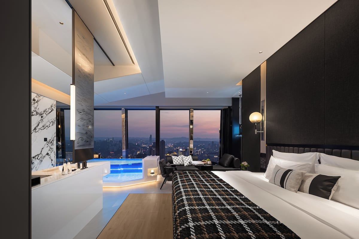 Family Room, River View | In-room safe, blackout drapes, iron/ironing board, free WiFi