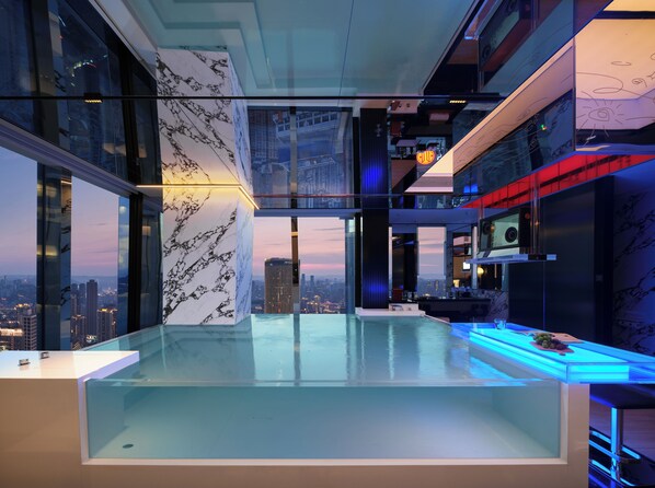 خزنة داخل الغرفة وستائر تعتيم ومكواة/لوح كي وواي فاي مجانًا