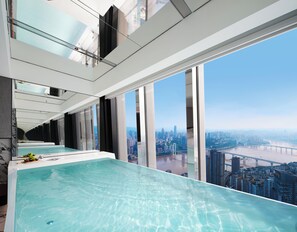 Habitación superior, vistas a la ciudad | Piscina