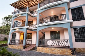 Uklassifisert bilde, 2 av 8, knapp