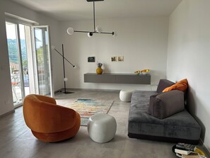 Living area - Cozy Pool Apartment Monferrato, Pool + Private Garden (Loazzolo)