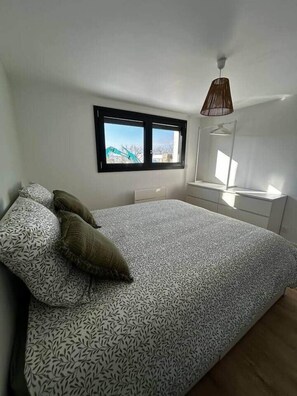 1 bedroom, WiFi, bed sheets
