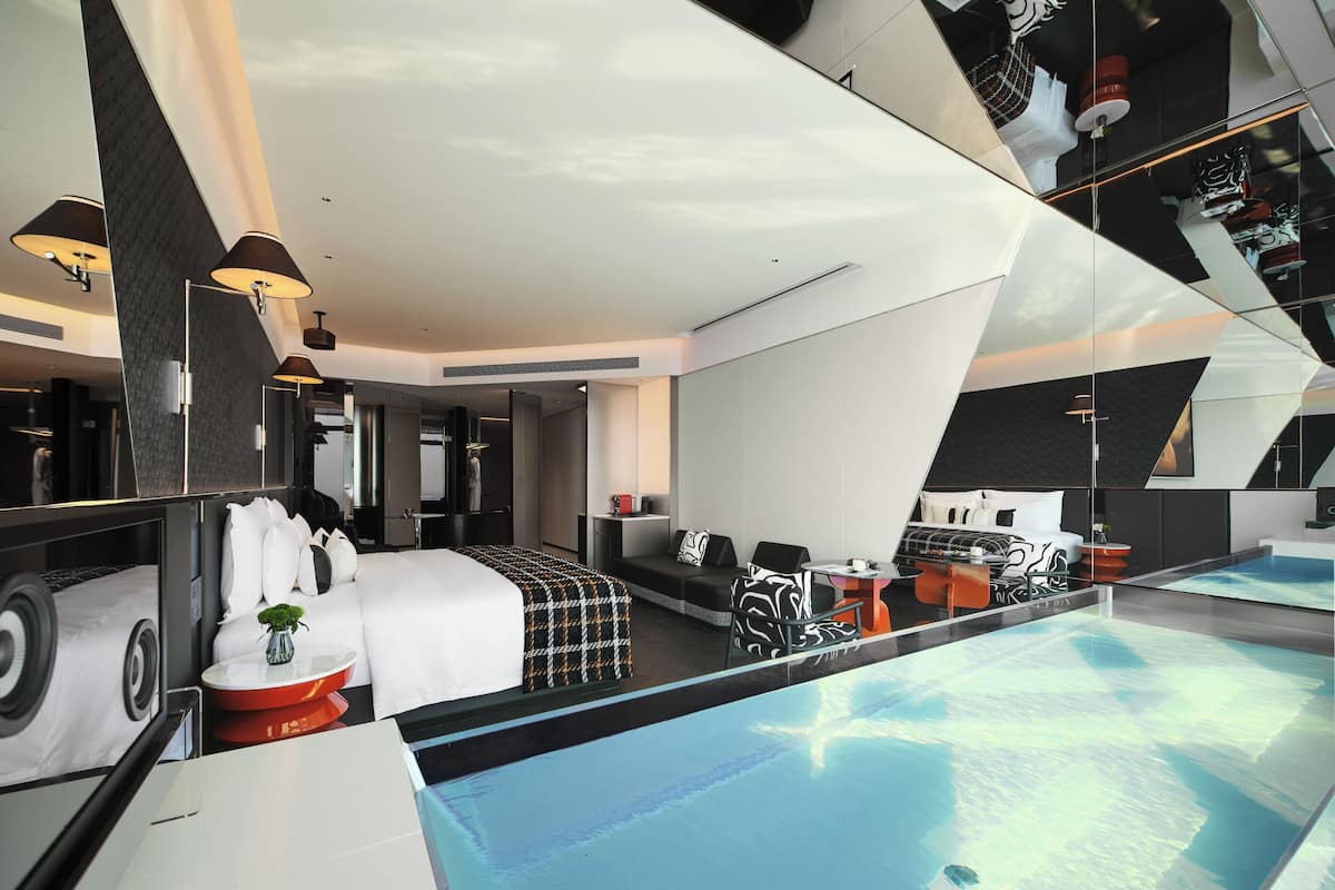 Deluxe Room, River View | In-room safe, blackout drapes, iron/ironing board, free WiFi