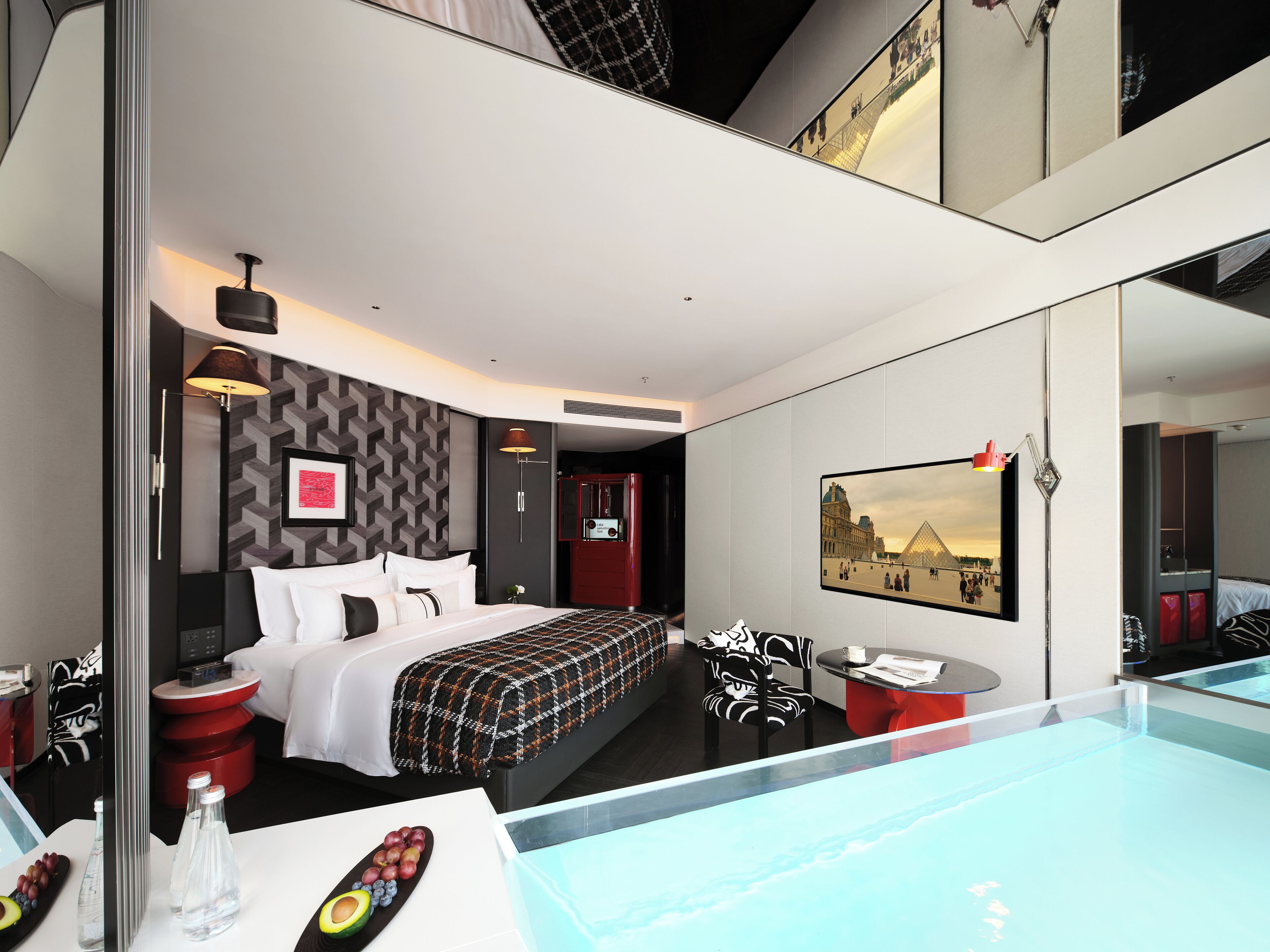 Habitación clásica, vistas a la ciudad | Caja fuerte, cortinas opacas, tabla de planchar con plancha