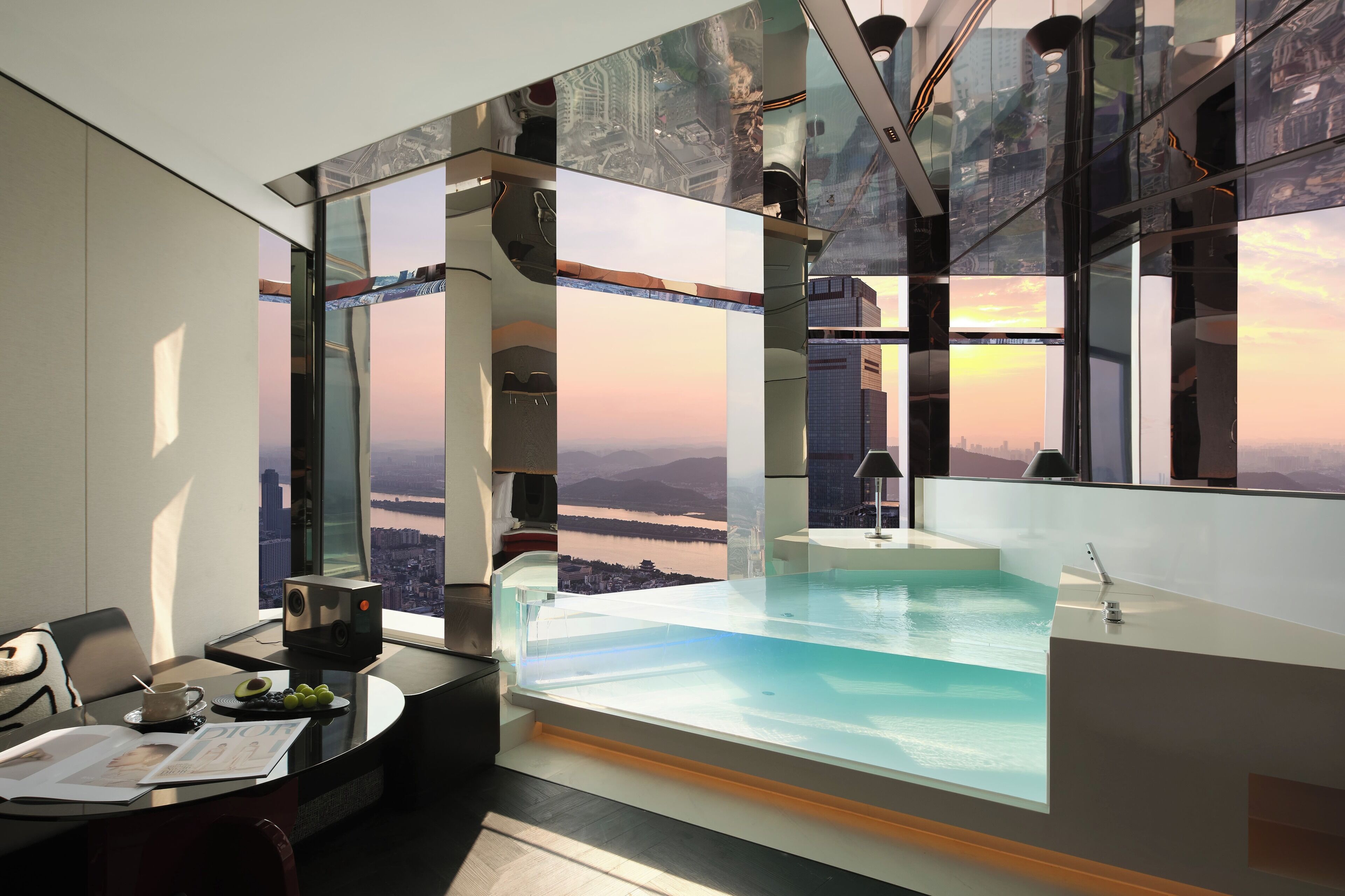 Elite Room, River View | Pool