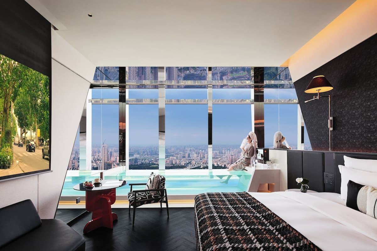 Deluxe Room, City View | In-room safe, blackout drapes, iron/ironing board, free WiFi