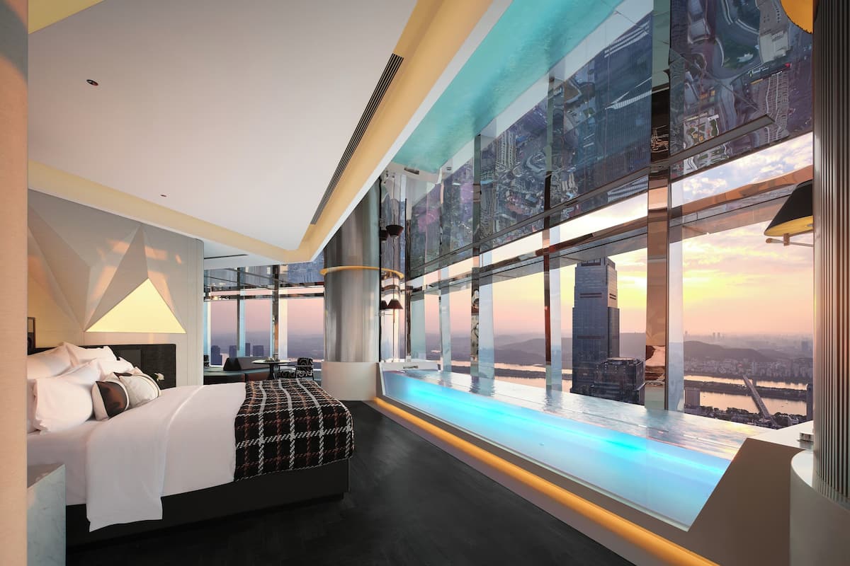 Superior Studio Suite, River View | In-room safe, blackout drapes, iron/ironing board, free WiFi