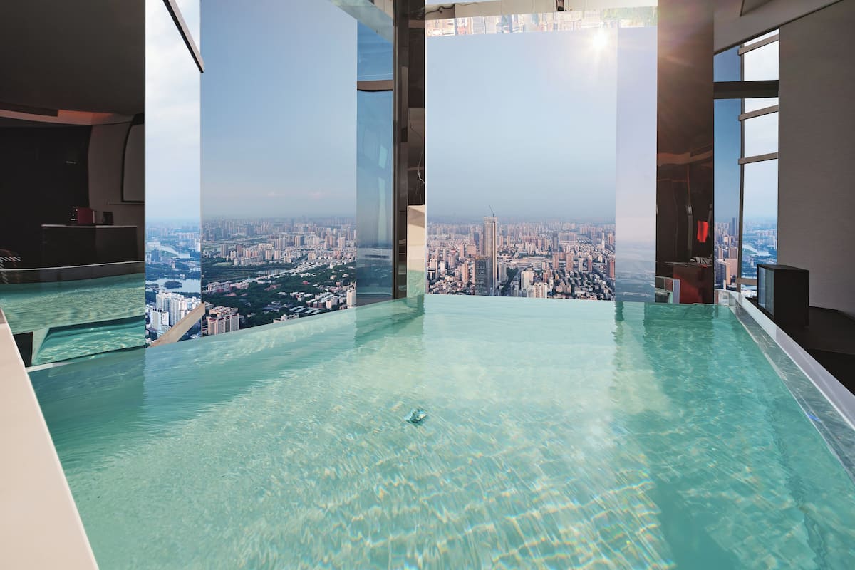 Diamond City View King Room with Designer Private Hot Tub