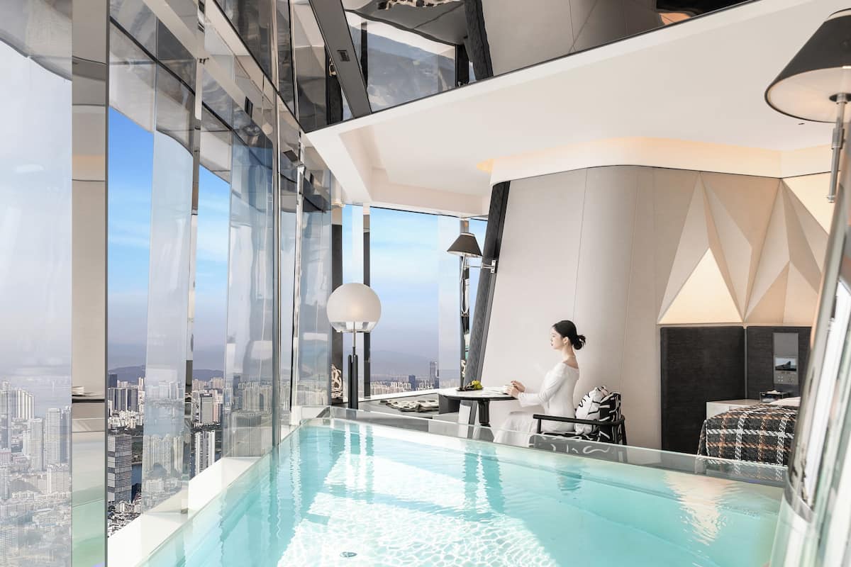 SEYA 270° Diamond River View Suite with Triangular Private Hot Tub