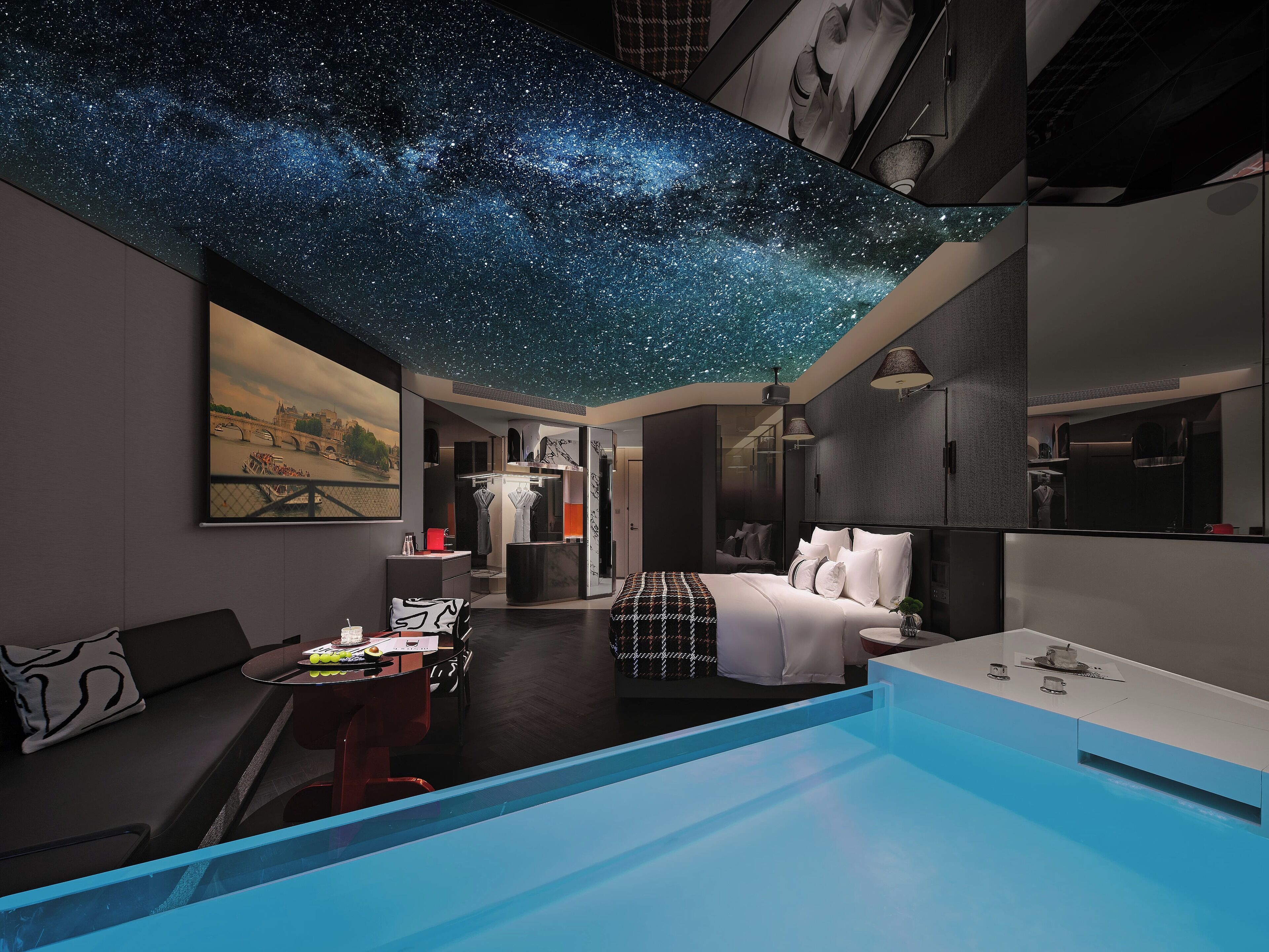 Habitación superior, vistas a la ciudad | Caja fuerte, cortinas opacas, tabla de planchar con plancha