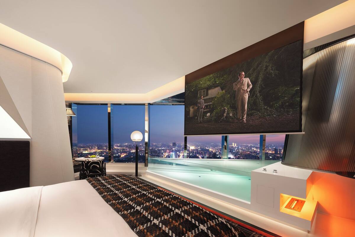 ห้องพาโนรามิกสวีท, อ่างน้ำร้อน, วิวเมือง | ผ้านวมขนเป็ด, ตู้นิรภัยในห้องพัก, ผ้าม่านกันแสง, ห้องเก็บเสียง