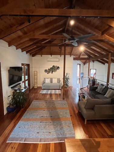 3-bedroom Coastal Escape Walk to Macmasters Beach