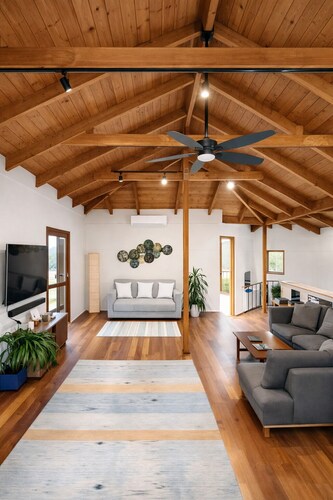 3-bedroom Coastal Escape Walk to Macmasters Beach