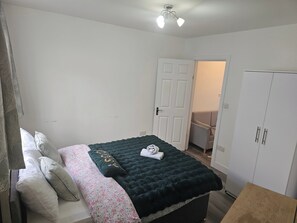 1 Schlafzimmer, kostenloses WLAN, Bettwäsche