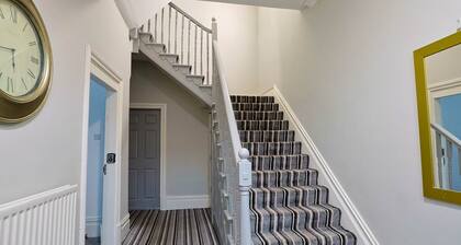 Elevate suites Darlington room 2
